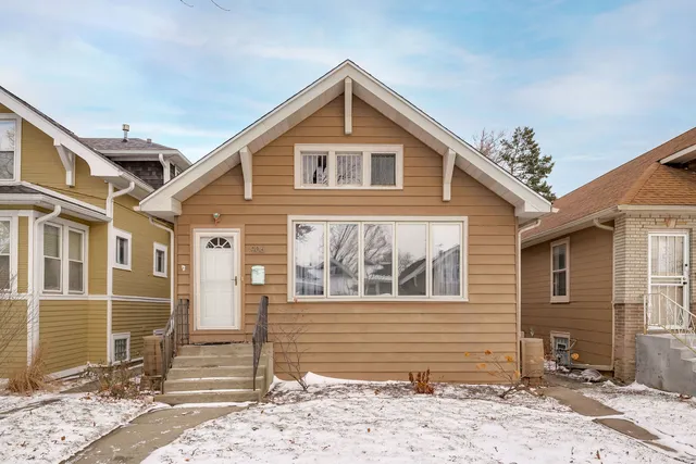 $415,000 | 906 North Humphrey Avenue, Oak Park, IL 60302
