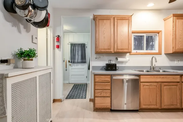 $415,000 | 906 North Humphrey Avenue, Oak Park, IL 60302