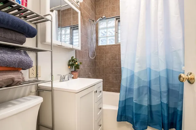 $415,000 | 906 North Humphrey Avenue, Oak Park, IL 60302