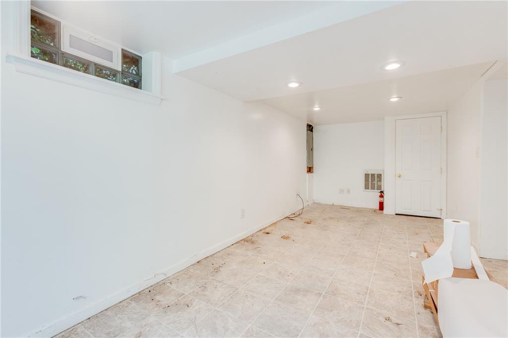 133 Hamburg Street Pittsburgh, PA 15220 - Photo 38 of 41 a view of empty room