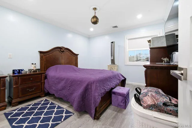 $649,000 | 384 Singingwood Drive, Holbrook, NY 11741