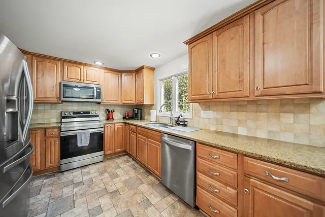 $699,999 | 30 Robbins Road, Wilton, NH 03086