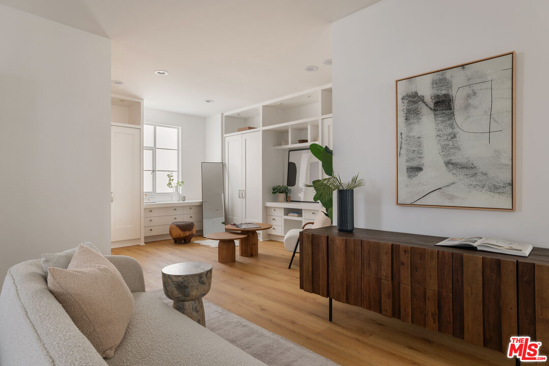 6515 Ocean Front Walk Playa del Rey, CA 90293 - Photo 18 of 54 Gallery Image 18
