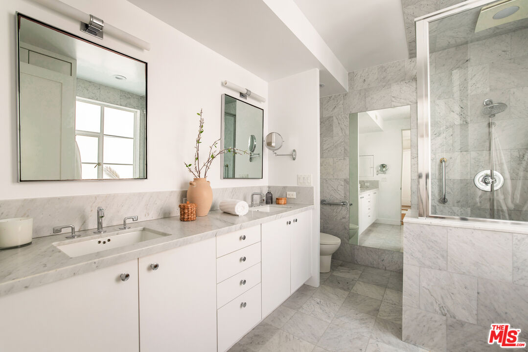 6515 Ocean Front Walk Playa del Rey, CA 90293 - Photo 21 of 54 Gallery Image 21