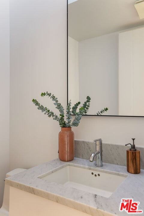 6515 Ocean Front Walk Playa del Rey, CA 90293 - Photo 24 of 54 Gallery Image 24