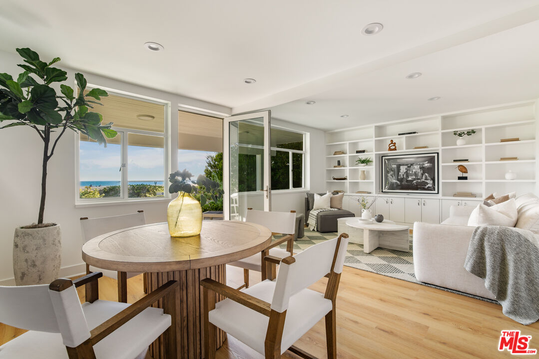 6515 Ocean Front Walk Playa del Rey, CA 90293 - Photo 28 of 54 Gallery Image 28