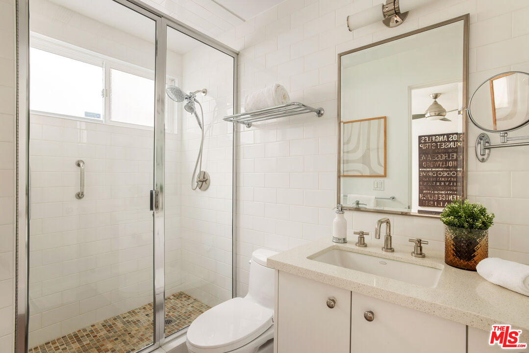 6515 Ocean Front Walk Playa del Rey, CA 90293 - Photo 38 of 54 Gallery Image 38