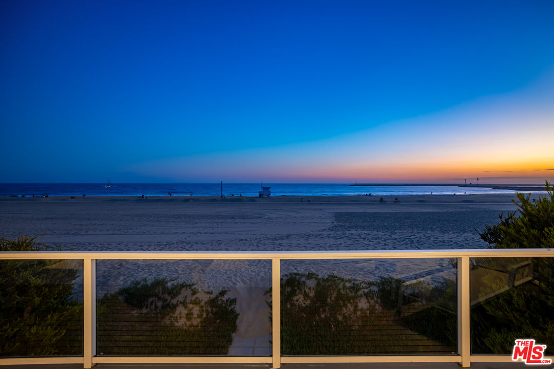 6515 Ocean Front Walk Playa del Rey, CA 90293 - Photo 49 of 54 Gallery Image 49