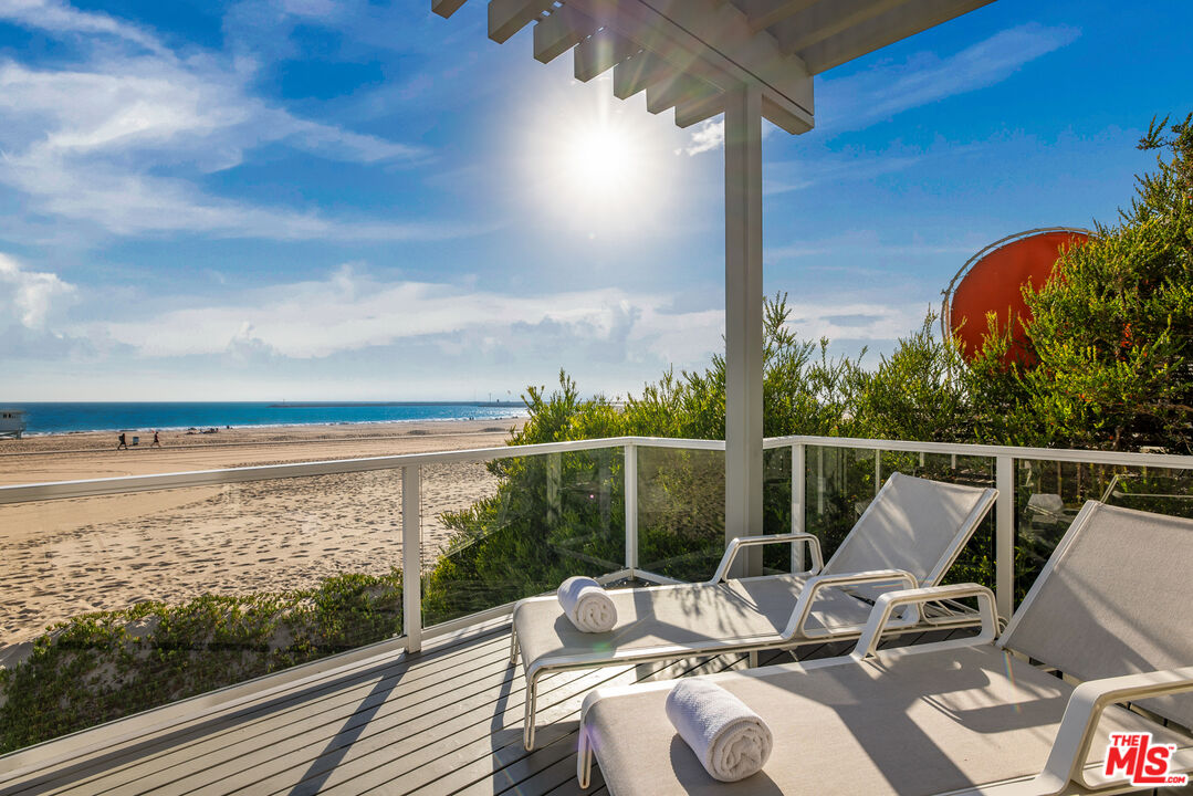6515 Ocean Front Walk Playa del Rey, CA 90293 - Photo 10 of 54 Gallery Image 10