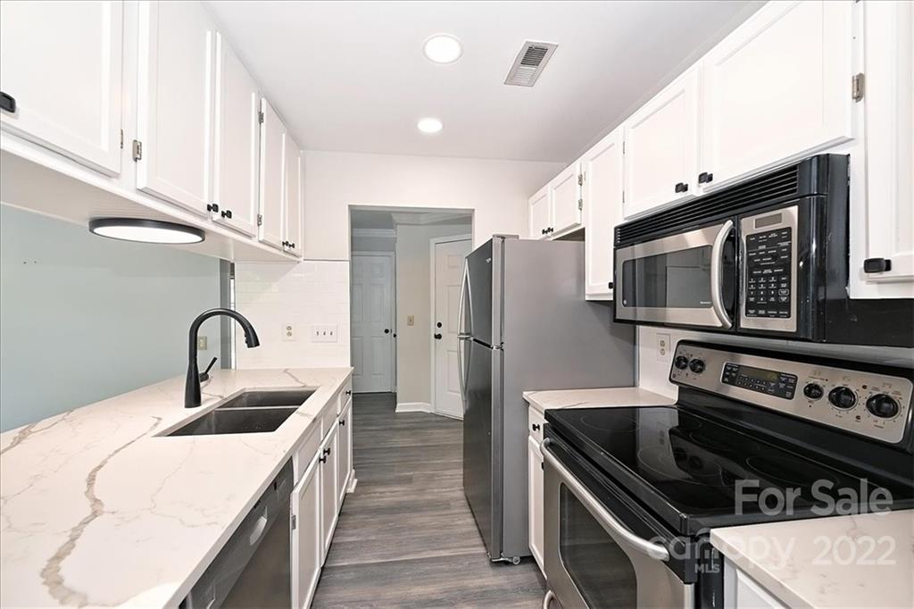 607 Queens Road, Unit B Charlotte, NC 28207 - Photo 8 of 20 Gallery Image 8
