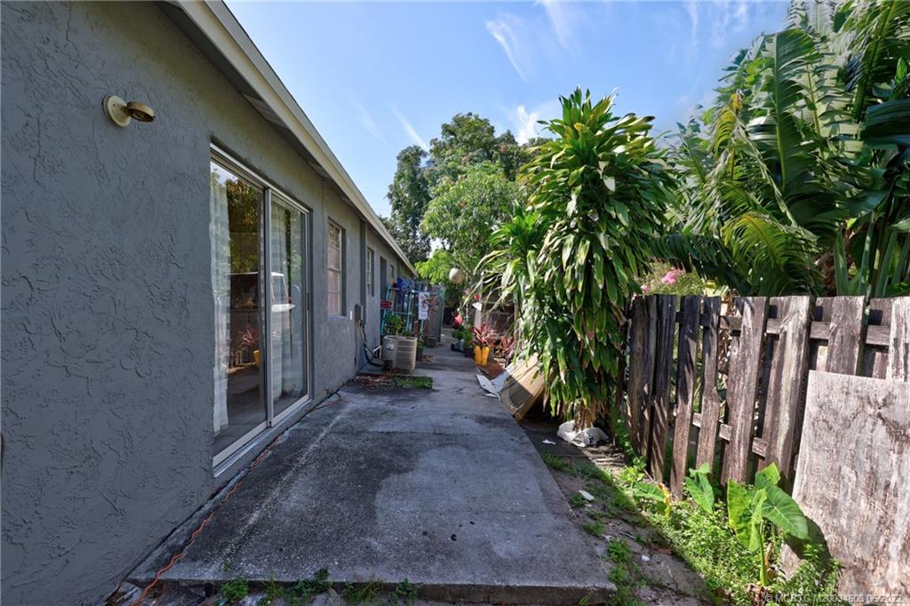 3166 Southeast Garden Street Stuart, FL 34997 - Photo 21 of 35