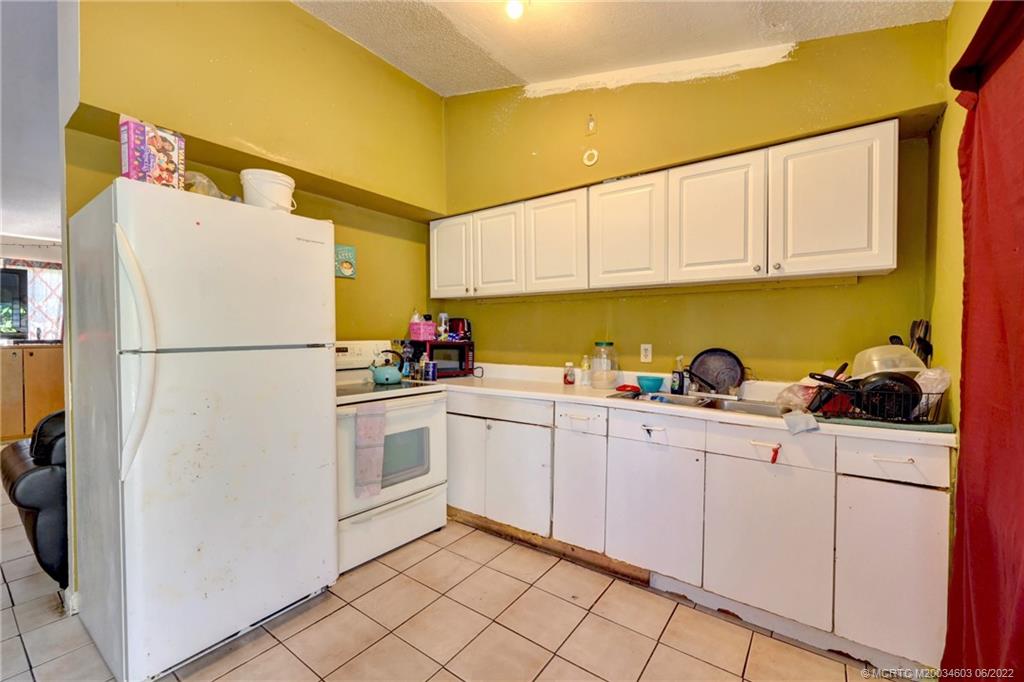 3166 Southeast Garden Street Stuart, FL 34997 - Photo 8 of 35