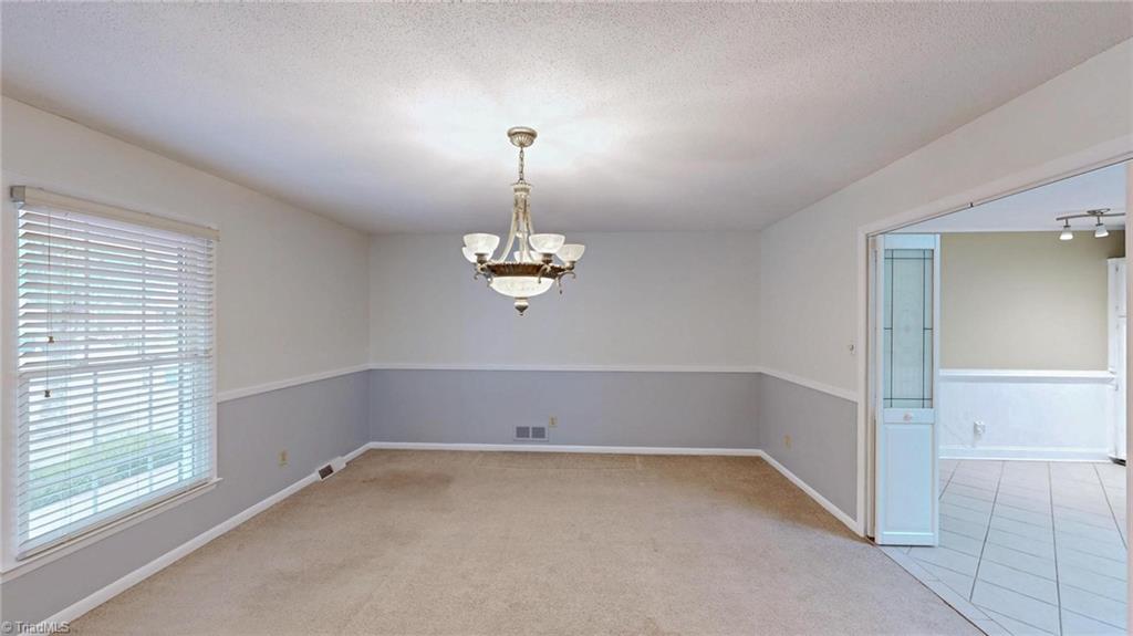 1007 Shalimar Drive High Point, NC 27262 - Photo 14 of 43 Dining Room