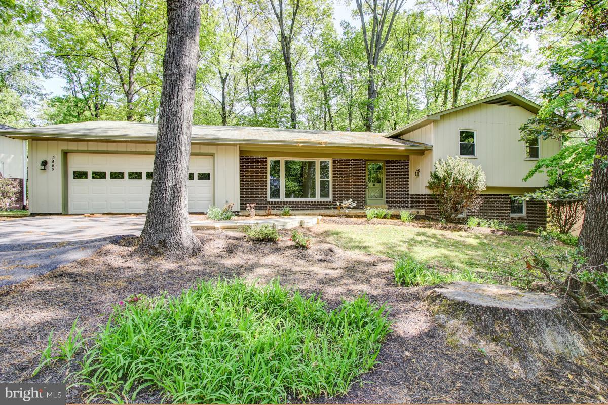 2409 Myrtle Lane Reston, VA 20191 - Photo 1 of 30 Welcome Home!