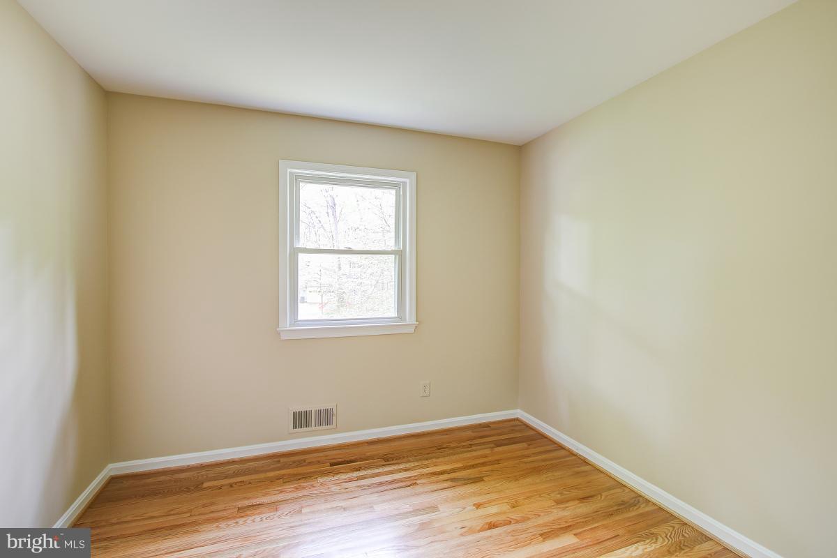2409 Myrtle Lane Reston, VA 20191 - Photo 12 of 30 Bedroom
