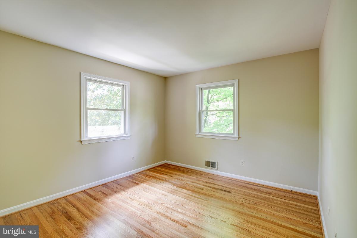 2409 Myrtle Lane Reston, VA 20191 - Photo 13 of 30 Bedroom