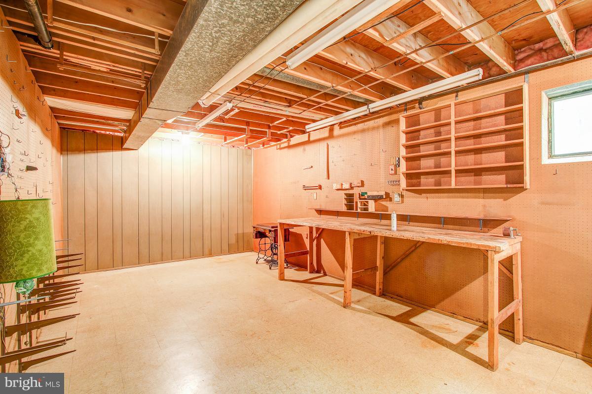 2409 Myrtle Lane Reston, VA 20191 - Photo 27 of 30 Storage & Workshop