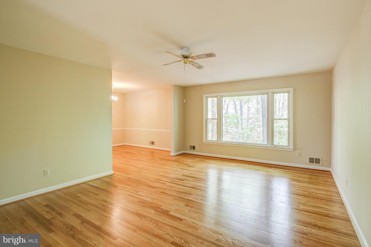 2409 Myrtle Lane Reston, VA 20191 - Photo 9 of 30 Large Living Room-Replacement windows throughout