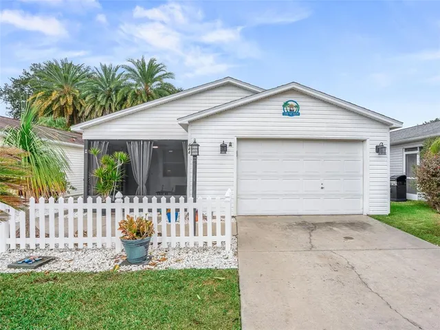 $294,900 | 444 Hildalgo Drive, The Villages, FL 32159