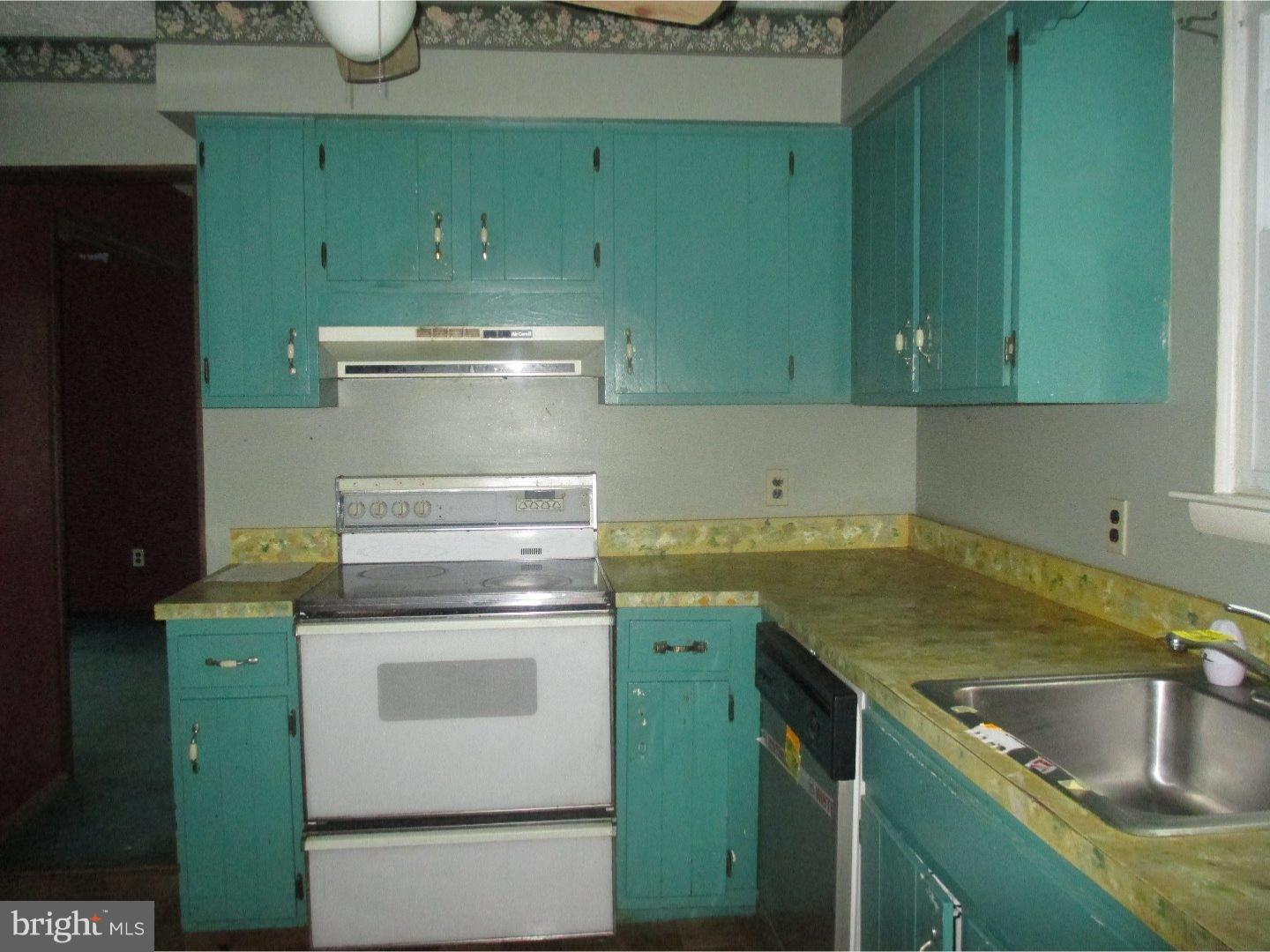 213 Peach Road Edgewater Park, NJ 08010 - Photo 5 of 24