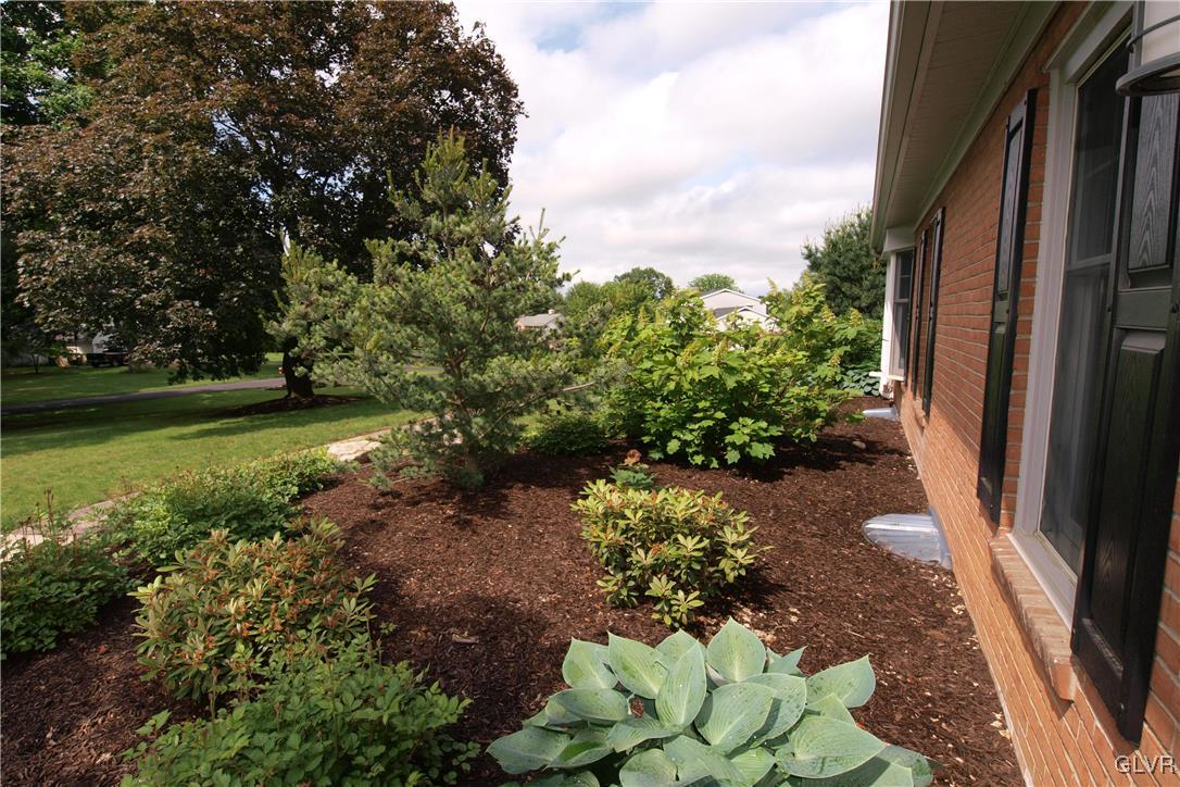 3896 Lilac Road Allentown, PA 18103 - Photo 3 of 42 Gallery Image 3