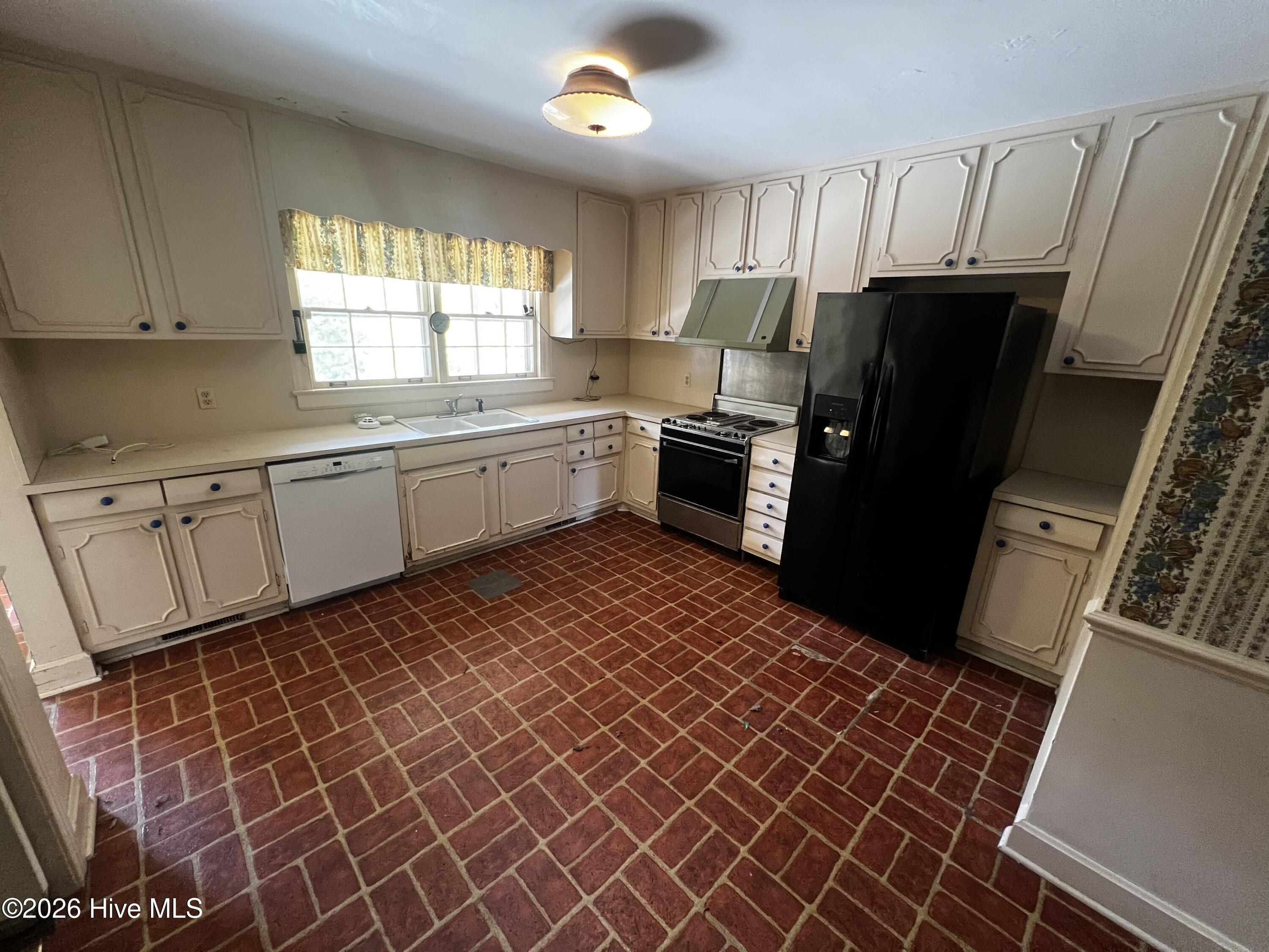 308 Forest Hills Road Northwest Wilson, NC 27896 - Photo 4 of 15