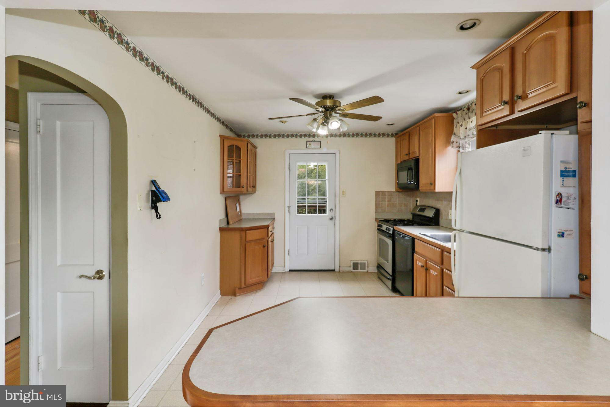 2623 Radcliffe Road Broomall, PA 19008 - Photo 8 of 24 Kitchen