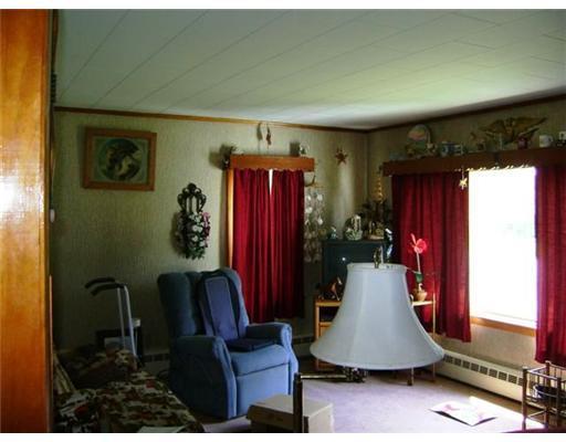 72 McIntyre Road Houlton, ME 04730 - Photo 8 of 14 Living Room.