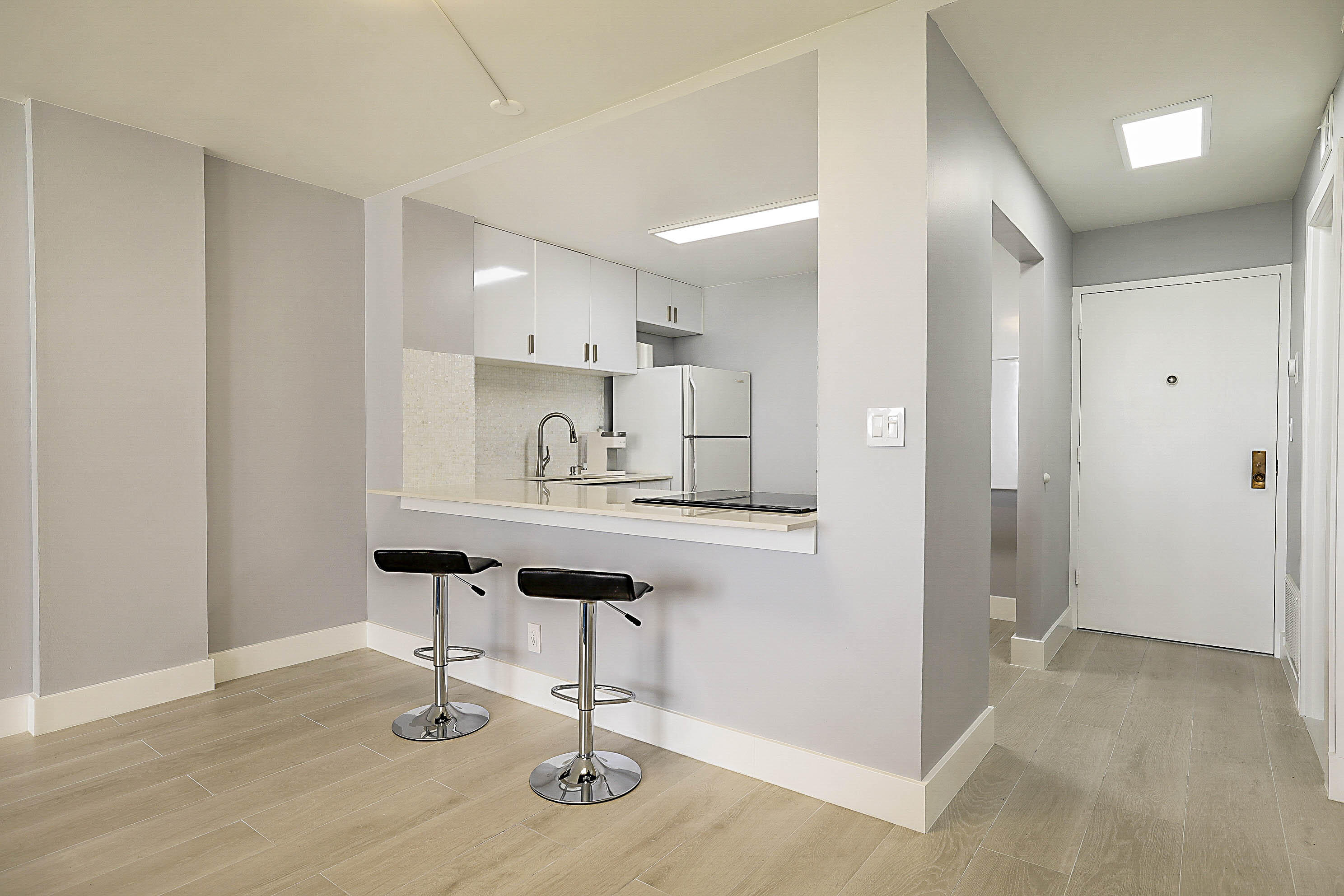 2121 North Ocean Boulevard, Unit 1103W Boca Raton, FL 33431 - Photo 14 of 55 Kitchen - dining area
