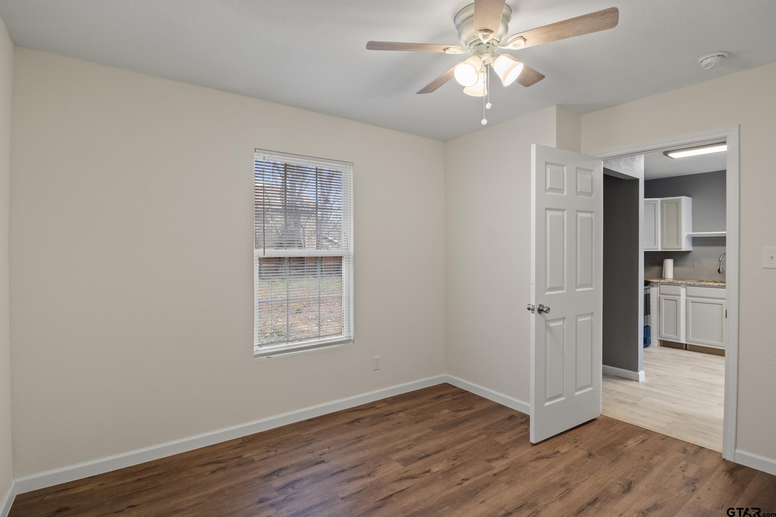 903 Hester Street Arlington, TX 76011 - Photo 8 of 17