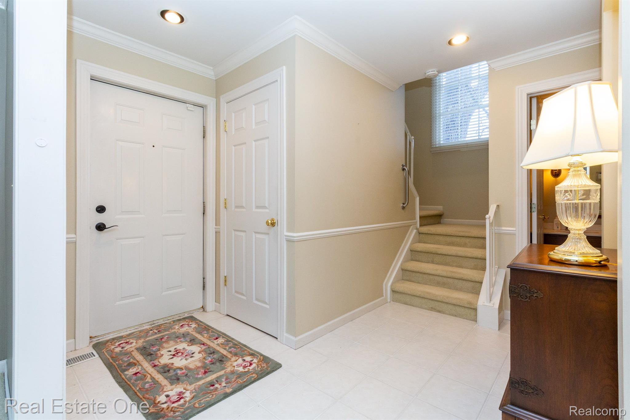 1439 Lantern Lane Rochester, MI 48306 - Photo 7 of 39 Gallery Image 7