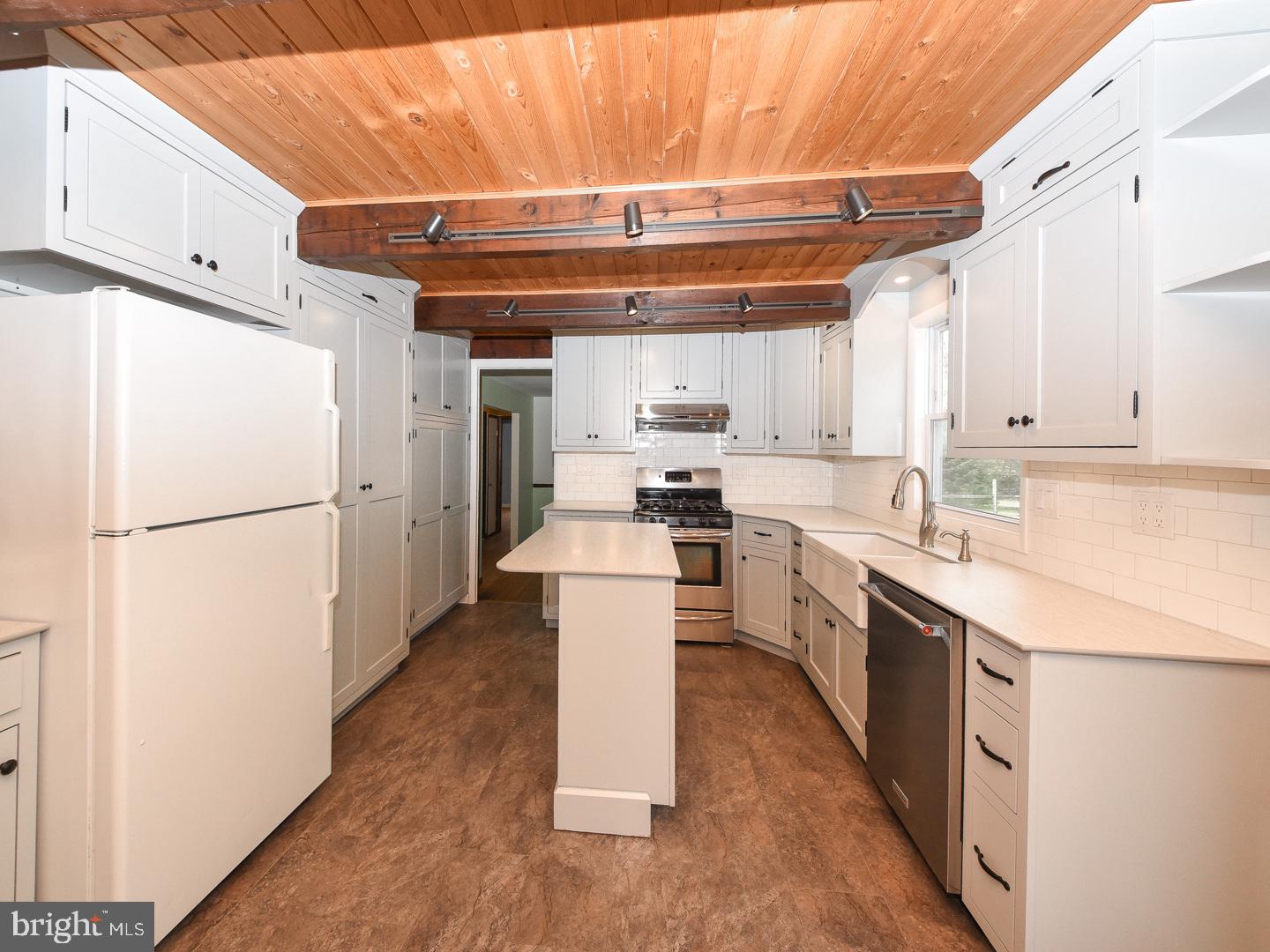 1457 Newman Road Pennsburg, PA 18073 - Photo 15 of 38 Gallery Image 15