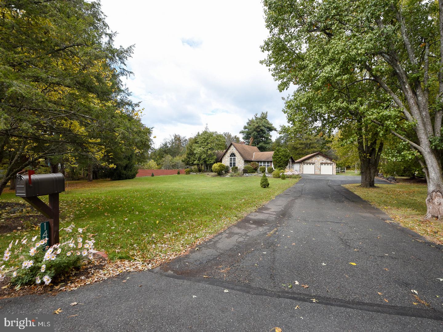 1457 Newman Road Pennsburg, PA 18073 - Photo 3 of 38 Gallery Image 3