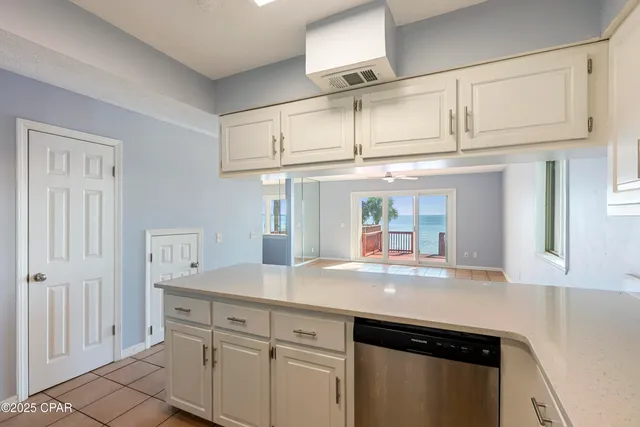 $2,100 | 6453 Oakshore Drive, Panama City, FL 32404