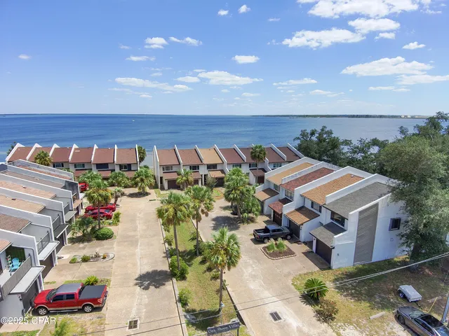 $2,100 | 6453 Oakshore Drive, Panama City, FL 32404