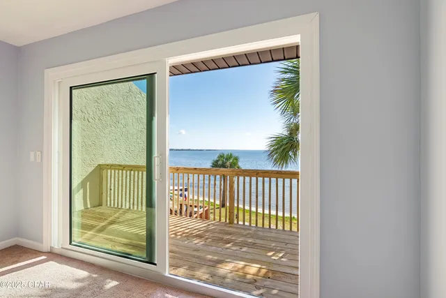 $2,100 | 6453 Oakshore Drive, Panama City, FL 32404