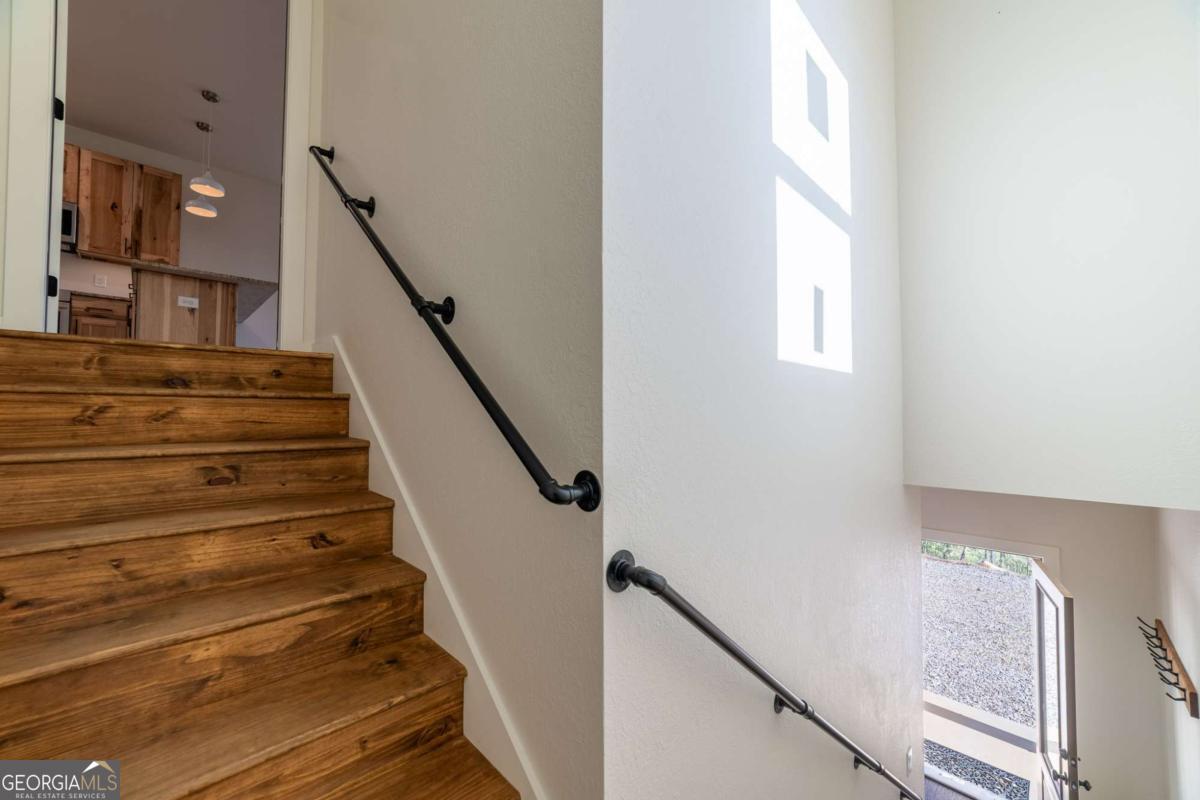 802 Mull Valley Road Morganton, GA 30560 - Photo 5 of 75 a view of entryway