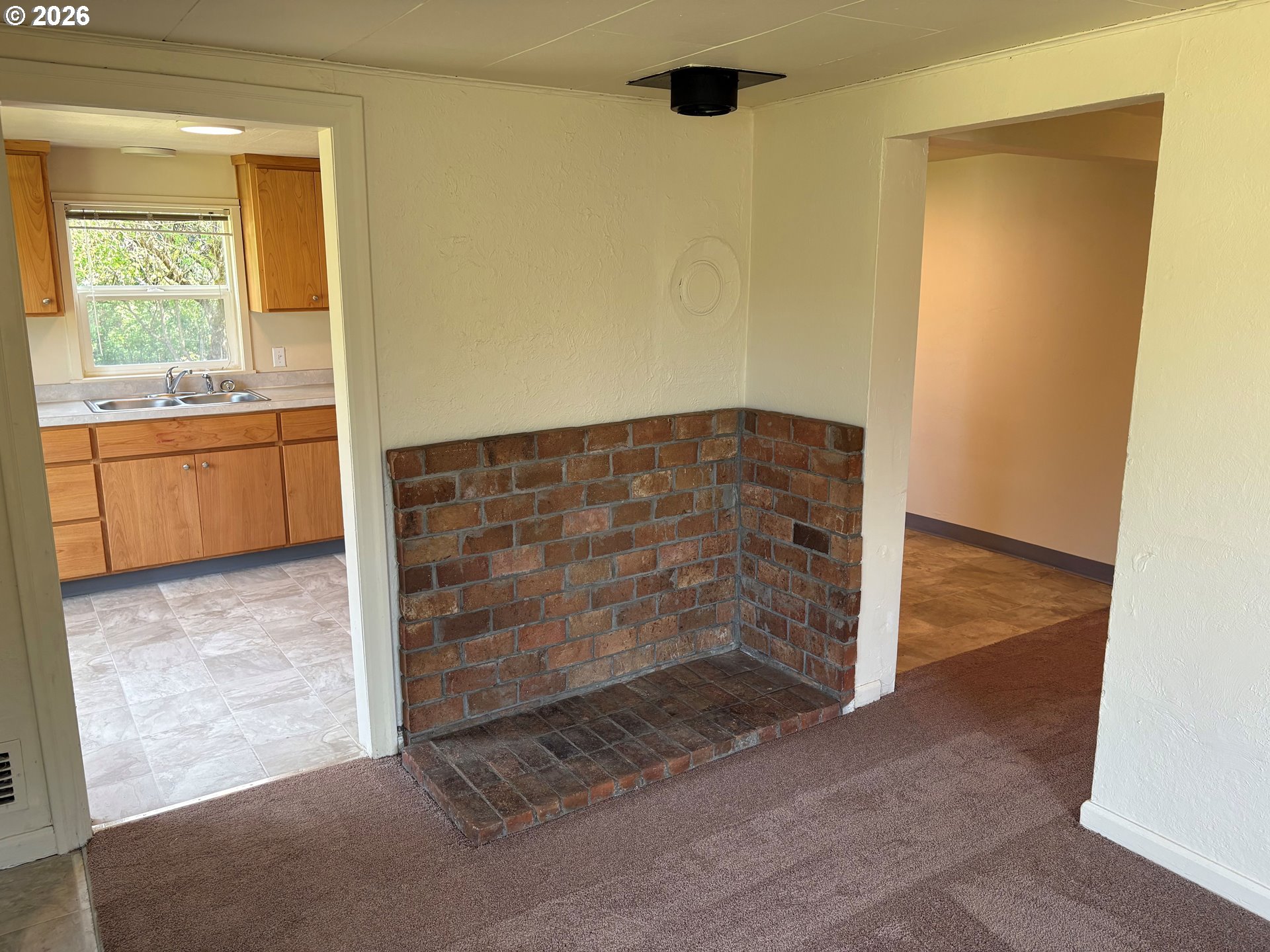 200 Azalea Drive Eugene, OR 97404 - Photo 4 of 27