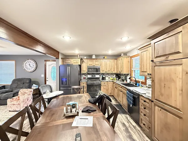 $274,900 | 137 West 4th Street, Cottonwood, MN 56229