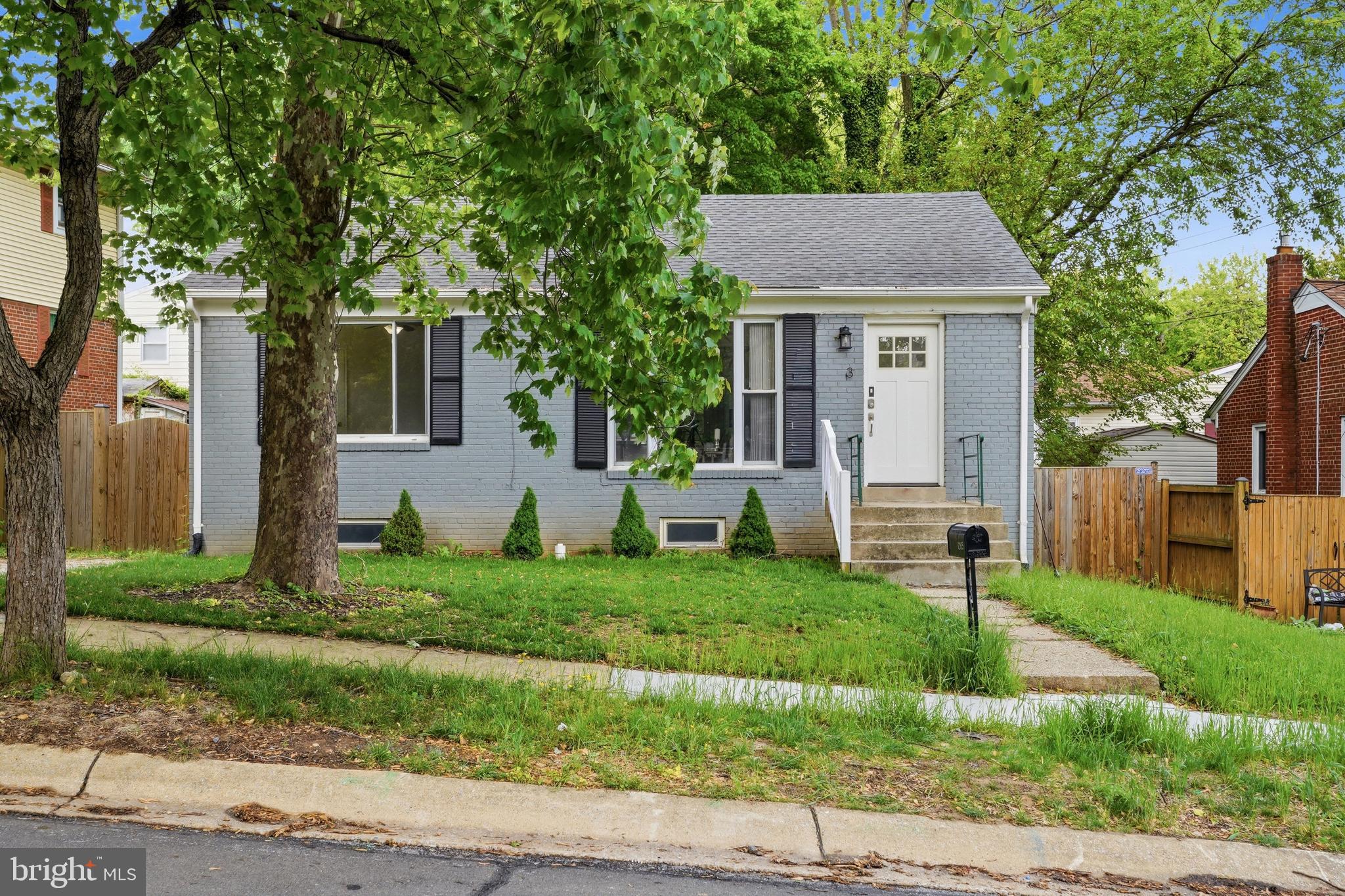 10813 Jewett Street Silver Spring, MD 20902 - Photo 4 of 36