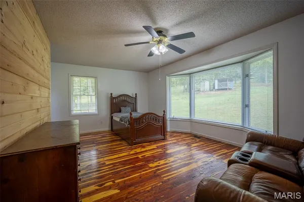 $499,000 | 10300 Prescott Road, Licking, MO 65542