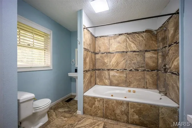 $539,000 | 10300 Prescott Road, Licking, MO 65542