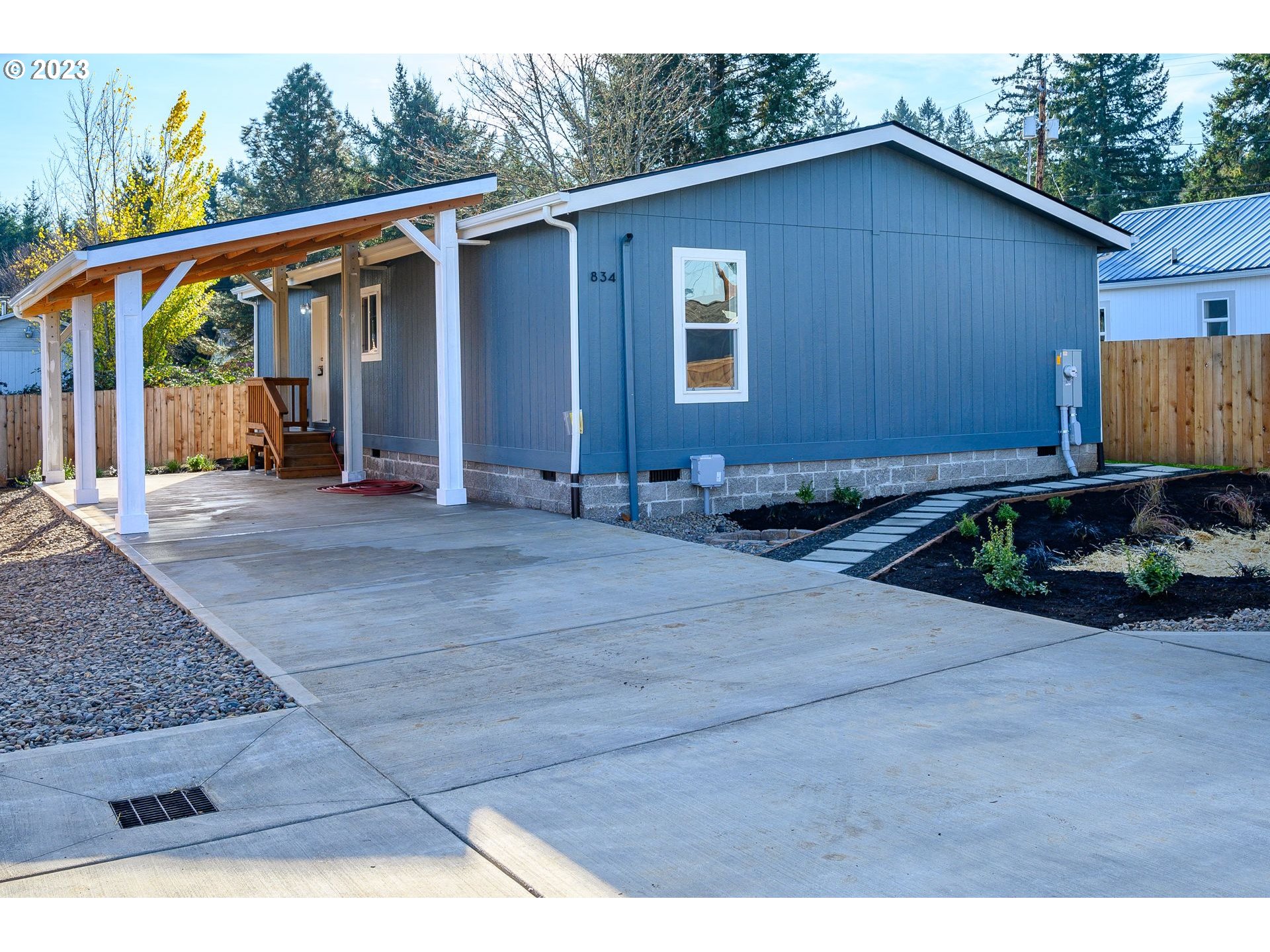 834 Southwest Cherry St