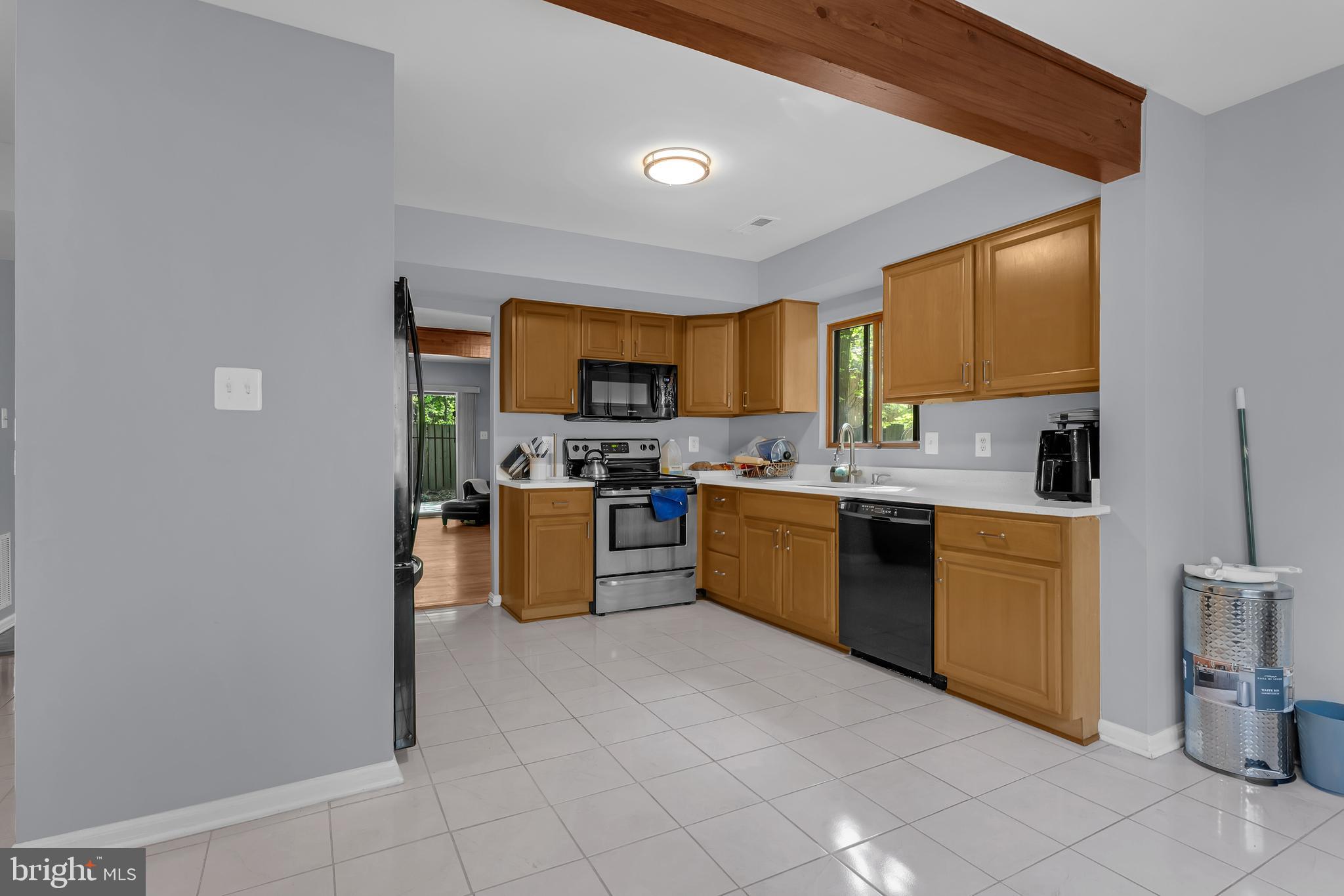 2310 Glade Bank Way Reston, VA 20191 - Photo 3 of 32 Gallery Image 3