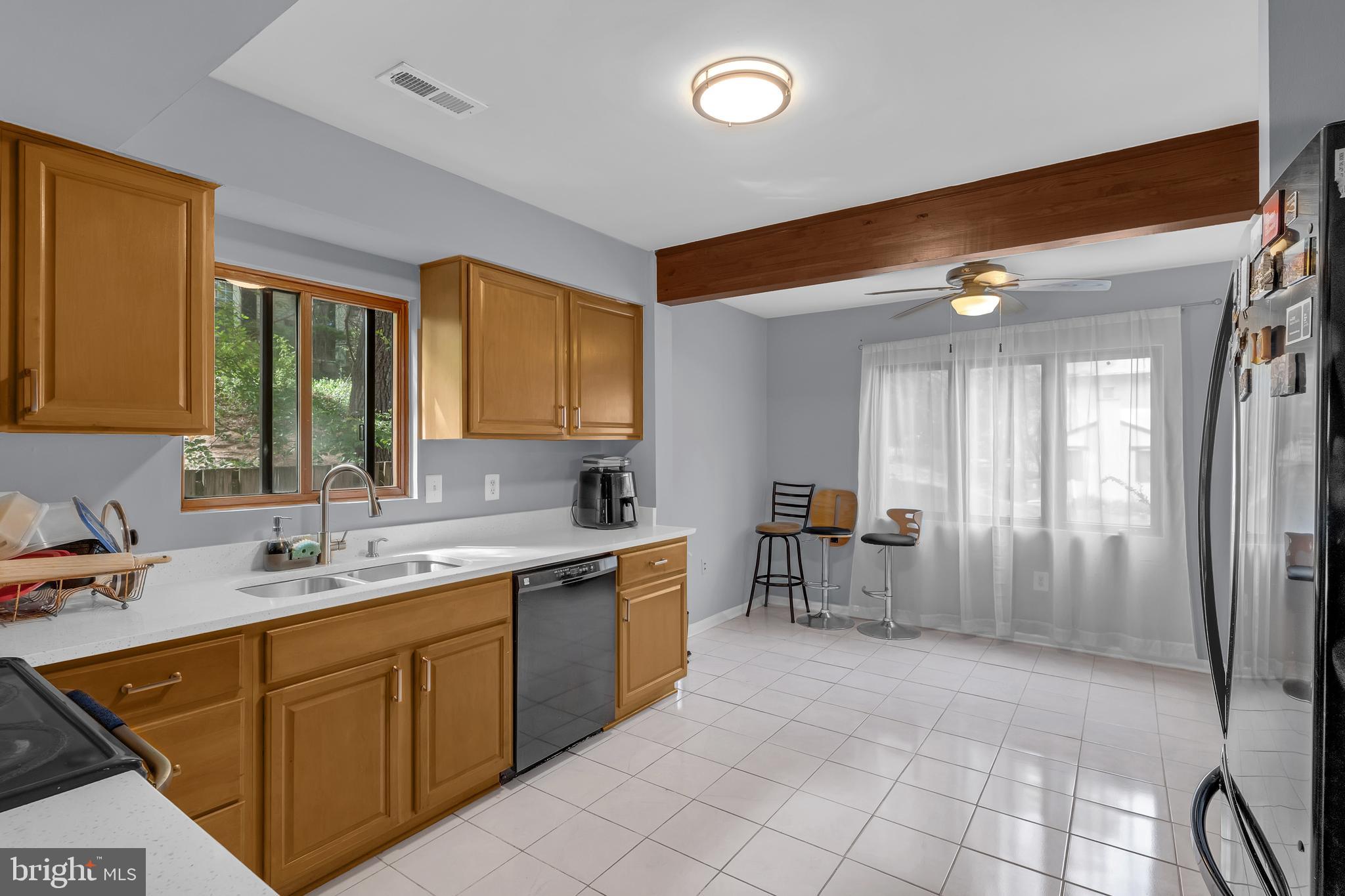 2310 Glade Bank Way Reston, VA 20191 - Photo 4 of 32 Gallery Image 4