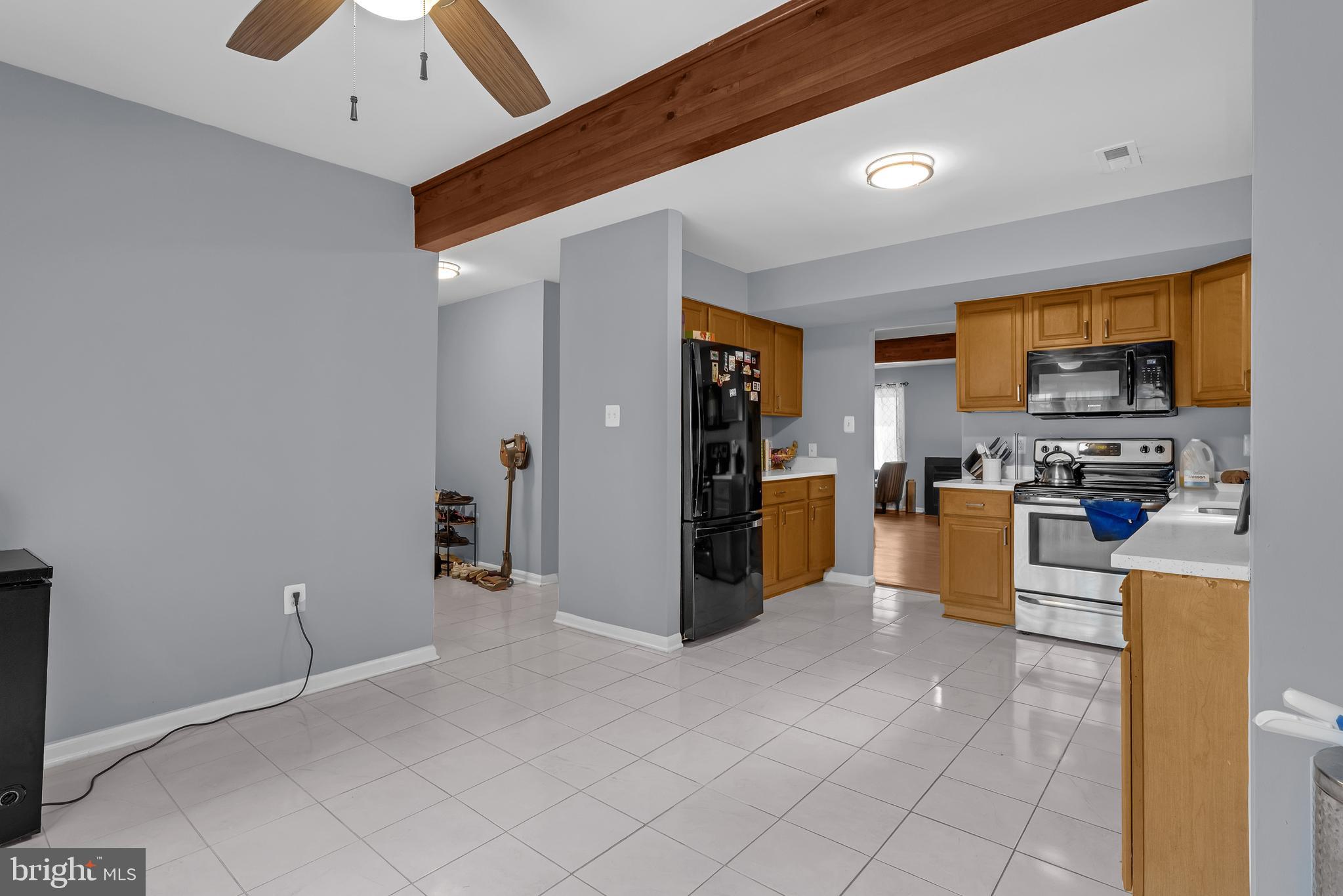 2310 Glade Bank Way Reston, VA 20191 - Photo 5 of 32 Gallery Image 5