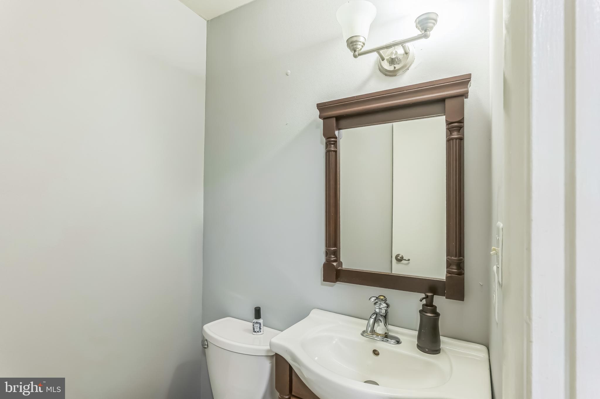 2310 Glade Bank Way Reston, VA 20191 - Photo 8 of 32 Gallery Image 8
