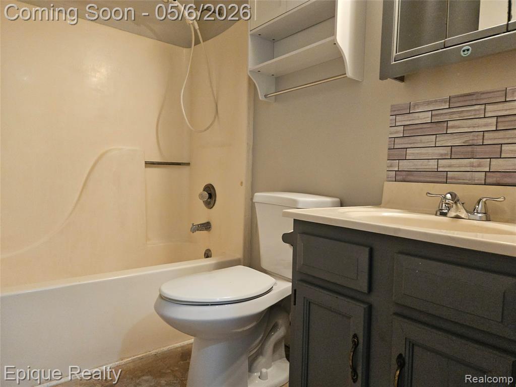 8150 Runyan Lake Road Fenton, MI 48430 - Photo 33 of 39