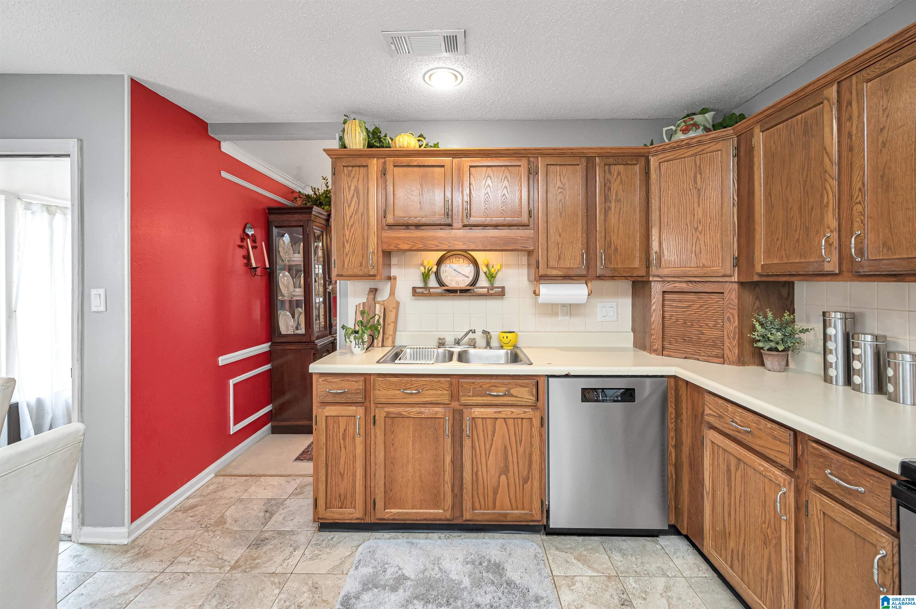 137 Braxton Way Pelham, AL 35124 - Photo 13 of 35