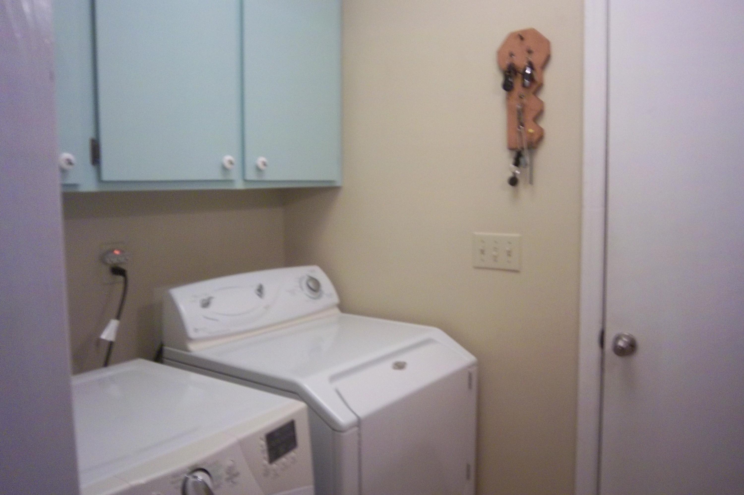 764 Dandridge Road Walterboro, SC 29488 - Photo 14 of 34 Laundry Room
